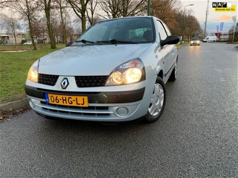 Renault Clio - 1.2-16V Authentique 1 jaar apk - 1