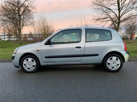 Renault Clio - 1.2-16V Authentique 1 jaar apk - 1