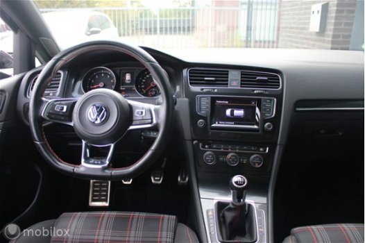 Volkswagen Golf - 2.0 TSI GTI/XENON/LED/CAMERA/NAVI/PDC/DCC - 1