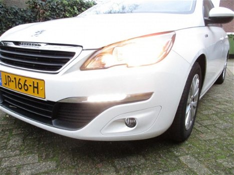 Peugeot 308 SW - 1.2 PureTech Style 130pk navigatie panoramadak parelmoer dealeronderhouden - 1