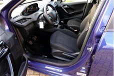 Peugeot 208 - 1.2 PureTech Active 5-drs Navi/Clima/LMV