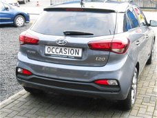 Hyundai i20 - 1.2I YES AIRCO NAVI STOEL EN STUUR VERW CAMERA