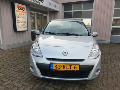 Renault Clio - 1.2 16V 75 Special Line - 1