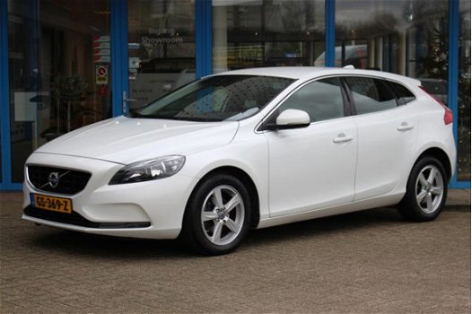 Volvo V40 - 2.0 D2 Momentum Harman/Kardon - Navi - PTS - 1