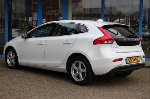 Volvo V40 - 2.0 D2 Momentum Harman/Kardon - Navi - PTS - 1