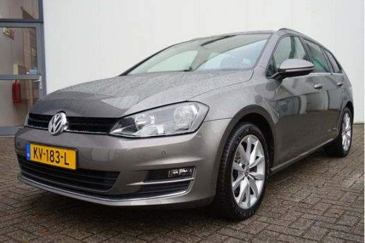 Volkswagen Golf Variant - 1.6 TDI 110pk Connected Series | Navi | Pdc | Cruise | Trekhaak | Spiegelp - 1