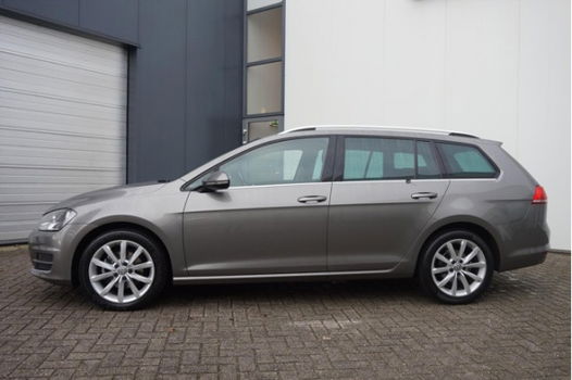 Volkswagen Golf Variant - 1.6 TDI 110pk Connected Series | Navi | Pdc | Cruise | Trekhaak | Spiegelp - 1