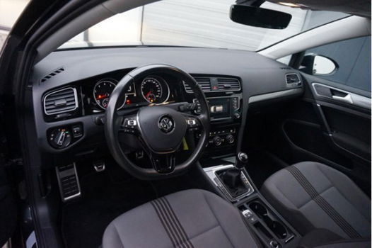Volkswagen Golf - 1.4 TSI 125pk | Navi | Parkeerassistent | Adaptive Cruise | Climate | 19'' Lm velg - 1