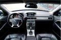 Volvo XC70 - 2.0 D4 FWD 5-CIL 120kW/163pk Aut6 Nordic CLIMA + CRUISE + NAVI SENSUS + DAKRAILS + LEER - 1 - Thumbnail