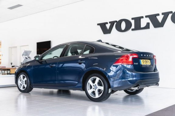 Volvo S60 - T3 Kinetic, Business Pack Pro, Stijlvol en sportief - Afbeelding 3