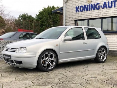 Volkswagen Golf - 1.8-5V Highline - 1