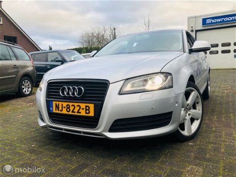 Audi A3 - 1.6 TDI Attraction Pro Line Navi / LM / Leder / Clima - 1