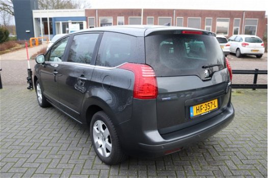 Peugeot 5008 - 1.6 BlueHDi Style 5p. 50 procent deal 5.975, - ACTIE LED / Navi / Clima / Bluetooth / - 1