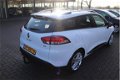 Renault Clio Estate - 0.9 TCe Zen 50 procent deal 4.975, - ACTIE LED / Trekhaak / LMV / Navi / Bluet - 1 - Thumbnail