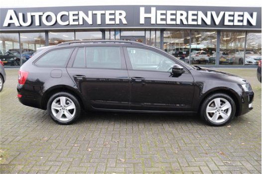 Skoda Octavia Combi - 1.6 TDI Greenline Businessline 50 procent deal 4.225, - ACTIE PDC / Dakrails / - 1