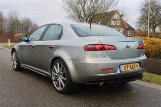 Alfa Romeo 159 - 3.2i V6 TI 260pk ECC/cruise/leer/PDC/6-bak/lm velgen 19inch - 1