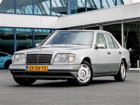 Mercedes-Benz E-klasse - 200 D 1e eigenaar - 1