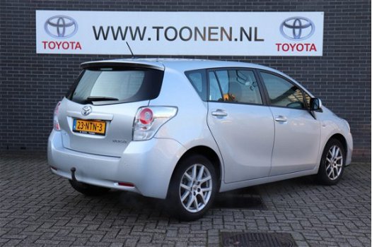 Toyota Verso - 1.8 VVT-i Business Limited Navigatie-Cruise control-Panoramadak - 1