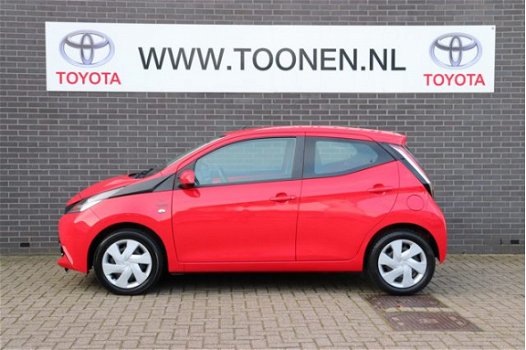 Toyota Aygo - 1.0 VVT-i x-play Airco-Parkeercamera - 1