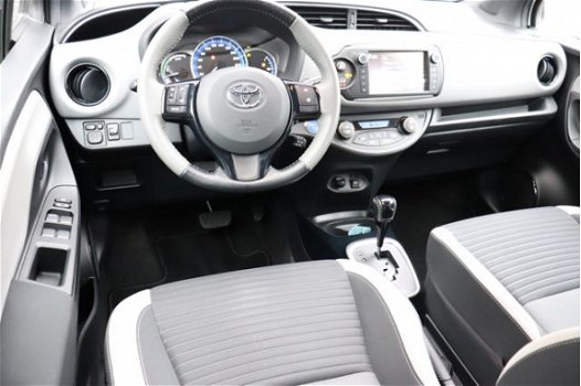 Toyota Yaris - 1.5 Hybrid Bi-Tone Cruise control-Parkeercamera-Airco - 1