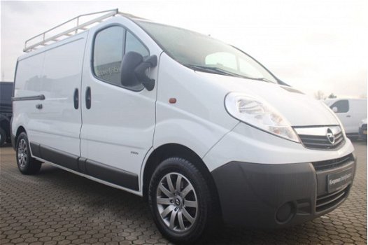 Opel Vivaro - 2.5 CDTI 115pk L1H1 | Imperiaal | Camera | Trekhaak | Parrot | LMV | Lease 139, - p/m - 1