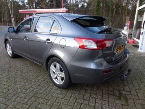 Mitsubishi Lancer Sportback - 1.8 Invite 1.8 5 Drs Sportback, Airco, Trekhaak, Cruise - 1