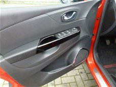 Renault Captur - TCe 90PK Helly Hansen / R-Link / Camera / 17'' Lmv / Nieuwstaat