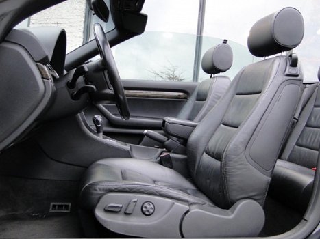 Audi A4 Cabriolet - 2.4 V6 Exclusive Aut. | YOUNGTIMER | Xenon | Leder | 18 inch | PDC | Orig. Ned - 1