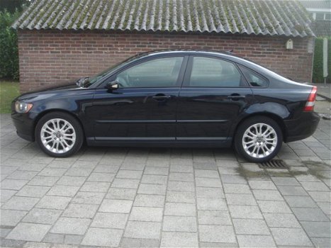 Volvo S40 - 2.4i Momentum Youngtimer - 1