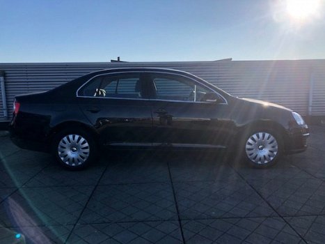 Volkswagen Jetta - 1.4 TSI 140pk Comfortline / Airconditiong / Parkeersensoren - 1