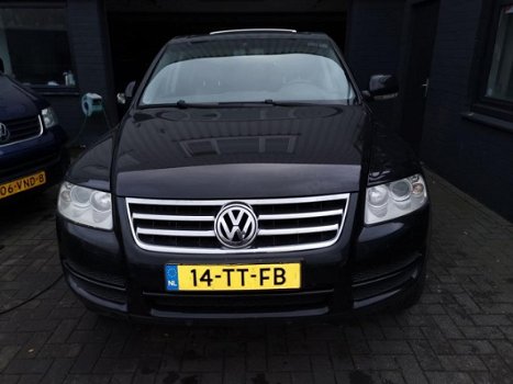 Volkswagen Touareg - 2.5 TDI bj 2006 defect motor - 1