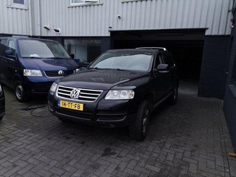 Volkswagen Touareg - 2.5 TDI bj 2006 defect motor - 1