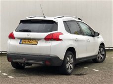 Peugeot 2008 - 1.2 PureTech Style Automaat met Panoramadak, Trekhaak, Climate Controle, All-Season B