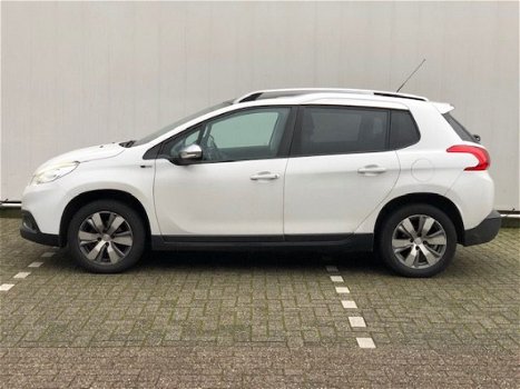 Peugeot 2008 - 1.2 PureTech Style Automaat met Panoramadak, Trekhaak, Climate Controle, All-Season B - 1