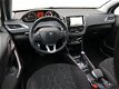 Peugeot 2008 - 1.2 PureTech Style Automaat met Panoramadak, Trekhaak, Climate Controle, All-Season B - 1 - Thumbnail
