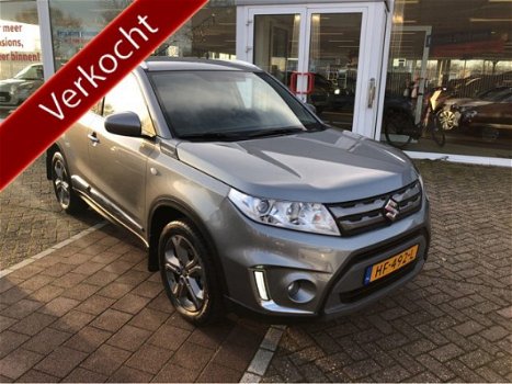 Suzuki Vitara - 1.6 Exclusive Navigatie, trekhaak, armsteun, achterspoiler, stootlijsten, 1e eigenaa - 1