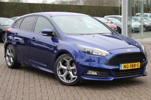 Ford Focus - ST 2.0 TDCI 185PK 4.312 km / ST-Line / Leder / Navigatie / Sportstoelen - 1