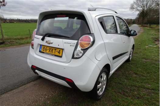 Chevrolet Spark - 1.0 16V LT White Limited Edition Bi-Fuel Dealer onderhouden zeer luxe - 1