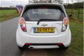 Chevrolet Spark - 1.0 16V LT White Limited Edition Bi-Fuel Dealer onderhouden zeer luxe - 1 - Thumbnail