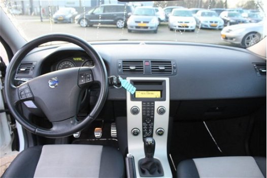 Volvo C30 - 1.8F Momentum airco, climate control, radio cd speler, cruise control, elektrische ramen - 1