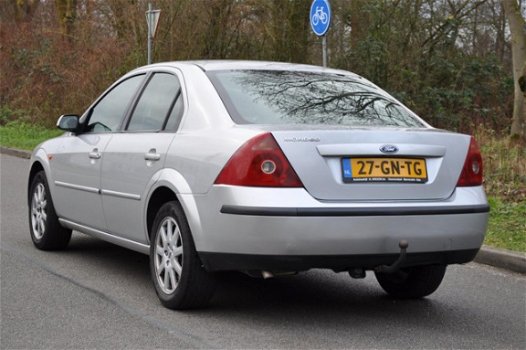 Ford Mondeo - 1.8-16V First Edition AIRCO/CRUISE/BLUETOOTH PARROT NETTE AUTO - 1