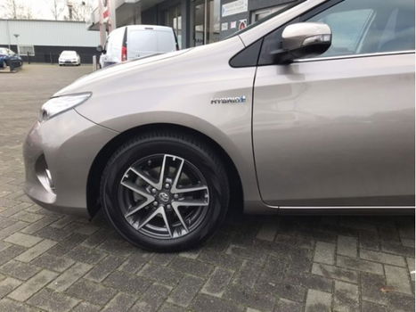 Toyota Auris - 1.8 Hybride Dynamic /navigatie/fietsendrager - 1