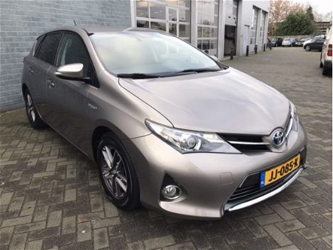 Toyota Auris - 1.8 Hybride Dynamic /navigatie/fietsendrager - 1