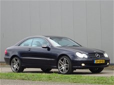 Mercedes-Benz CLK-klasse Coupé - 240 AMG Avandgarde Nav Leer Ecc Xenon