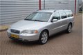 Volvo V70 - 2.4 D5 Edition II NAVI // Leder // Xenon // Trekhaak - 1 - Thumbnail