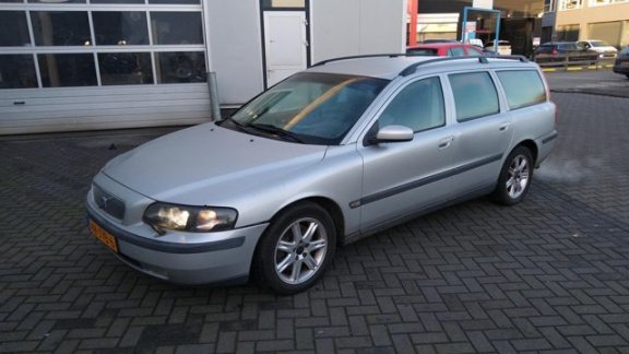 Volvo V70 - 2.4 D5 - 1