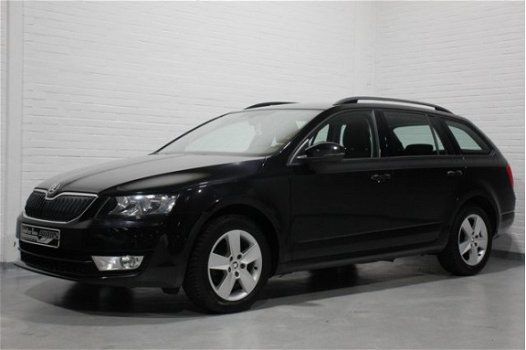 Skoda Octavia Combi - 1.6 TDI Greentech Elegance EXCL. BTW/BPM Navi Clima Bluetooth Cruisecontrol - 1