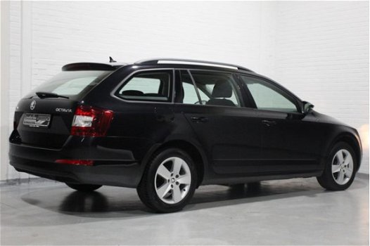 Skoda Octavia Combi - 1.6 TDI Greentech Elegance EXCL. BTW/BPM Navi Clima Bluetooth Cruisecontrol - 1