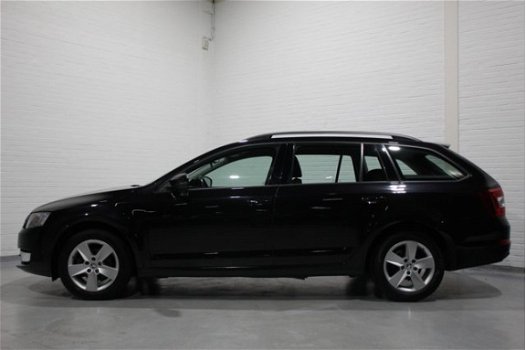 Skoda Octavia Combi - 1.6 TDI Greentech Elegance EXCL. BTW/BPM Navi Clima Bluetooth Cruisecontrol - 1