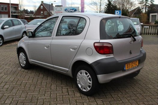 Toyota Yaris - 5 DEURS YORIN STUURBEKRACHTIGING RADIO-CD - 1